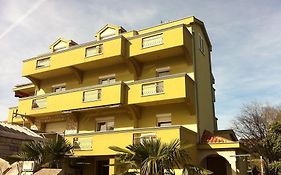 Apartments Mirjana